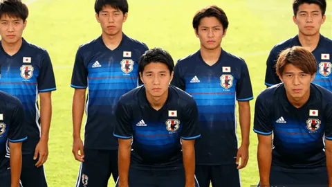 黄蜂客场逆转篮网，打破九连败僵局