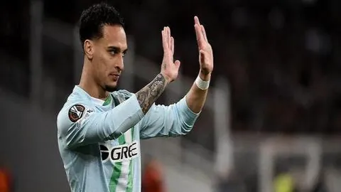 拉齐奥吉祥物驯鹰师因发布不当照片遭解聘